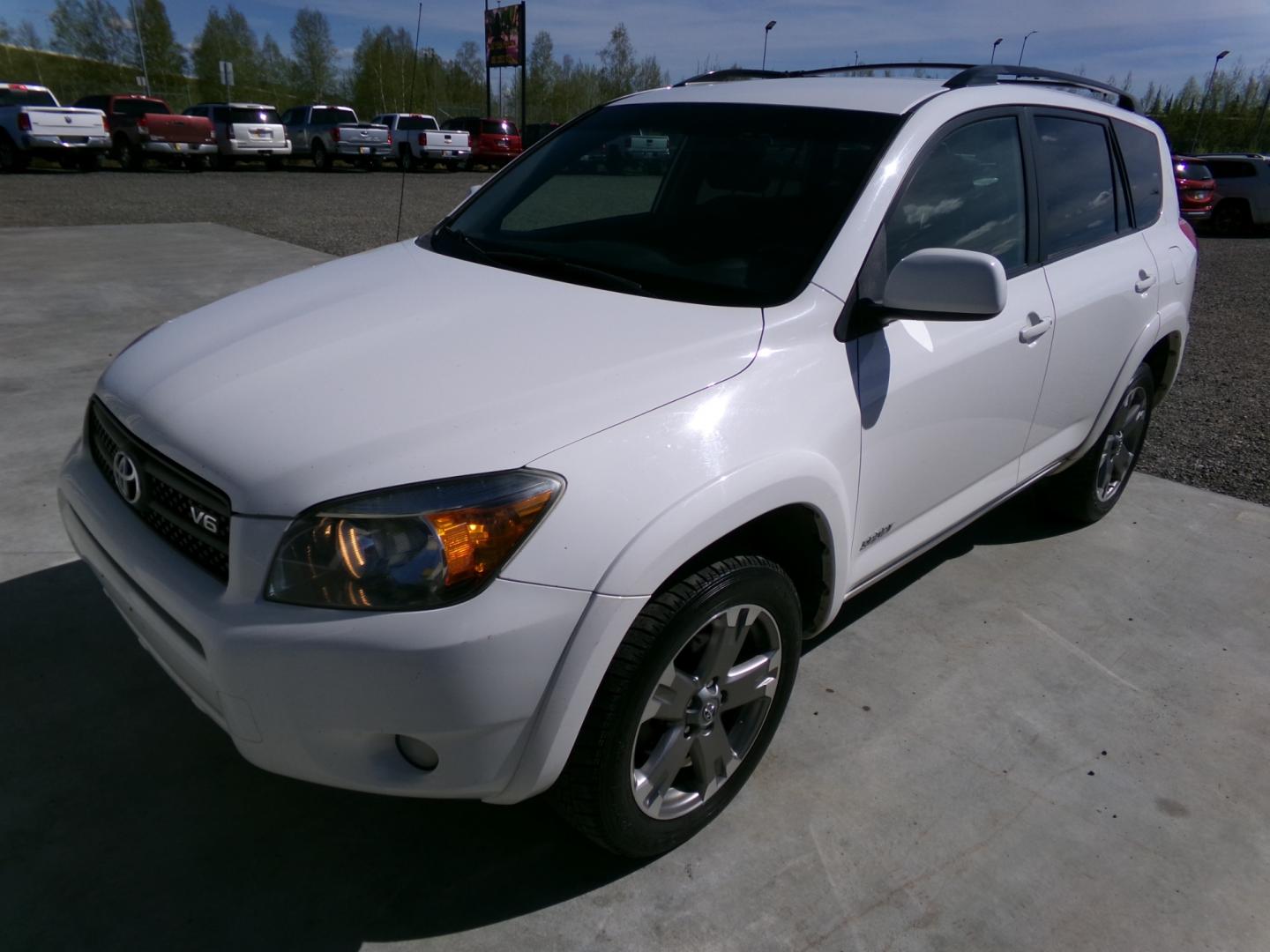 2008 White Toyota RAV4 Sport V6 4WD (JTMBK32V186) with an 3.5L V6 DOHC 24V engine, 5-Speed Automatic Overdrive transmission, located at 2630 Philips Field Rd., Fairbanks, AK, 99709, (907) 458-0593, 64.848068, -147.780609 - Photo#0